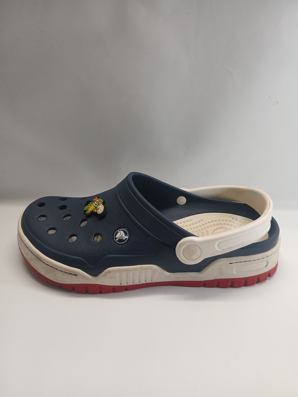 CROCS Navy and White Clog with Red Sole - Picture 2 of 14